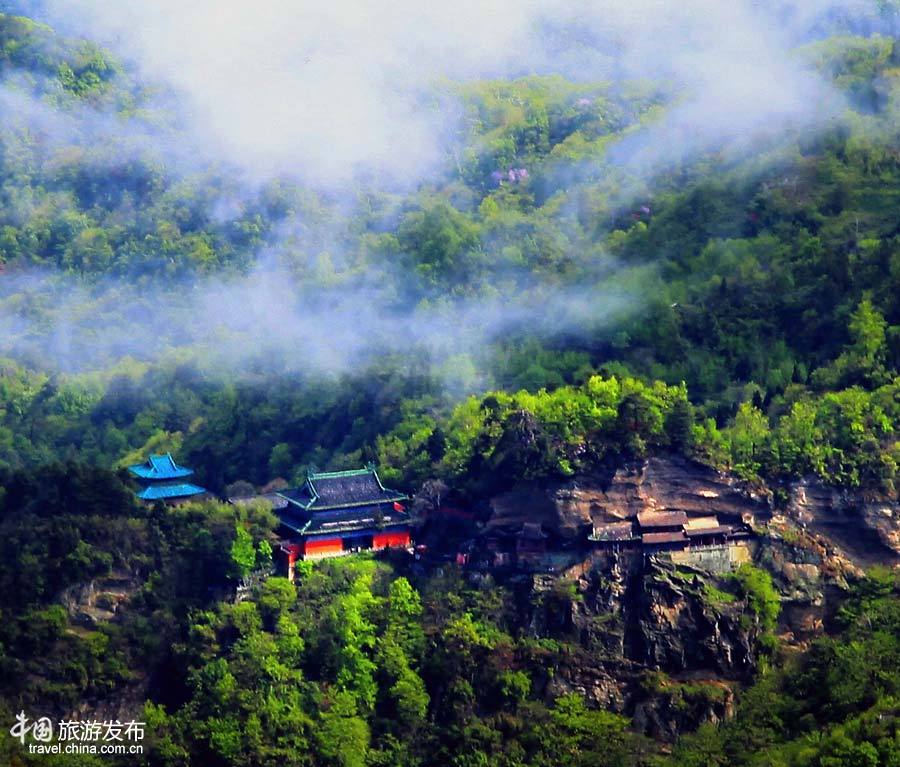 张三丰初登武当山揽胜 叹曰“此山异日必大兴”