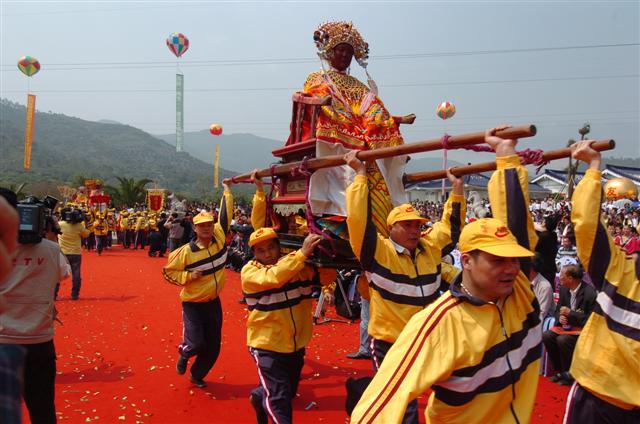 百废俱兴蛮荒地，文武全能圣王公