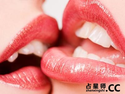 两性宝典：揭示十二星座女最佳接吻时机